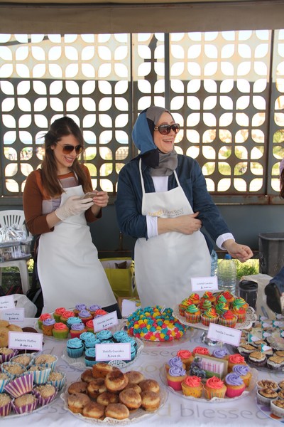 CrumbleBerrys Eat cake for a cause